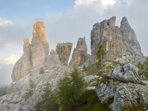Cinque Torri, Nebel, Venetien, Italien Cinque Torri, Nebel, Venetien, Italien